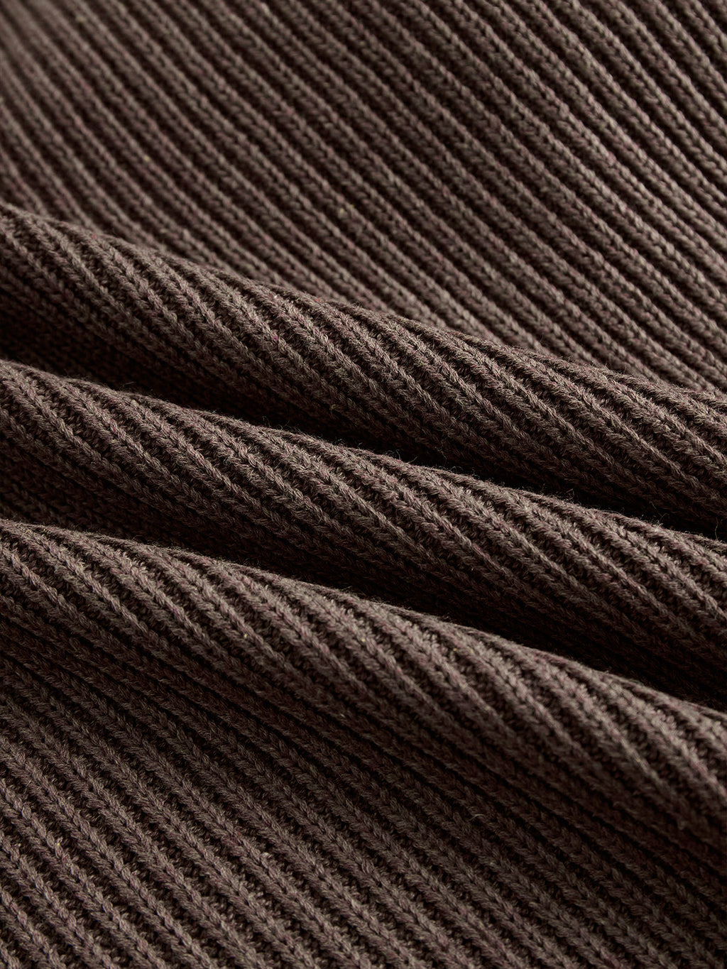 Vestido-jersey con volantes — Suave, calentito y romántico.